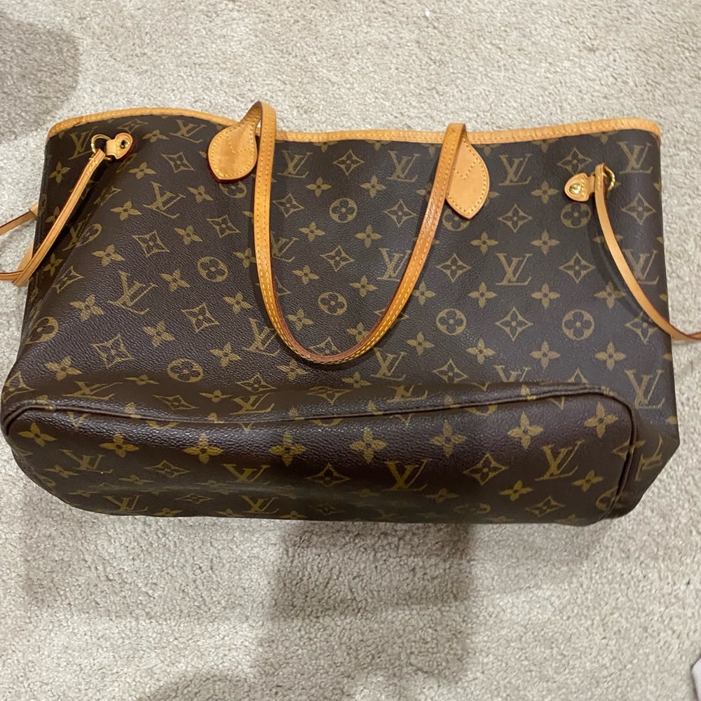 Authentic Never full MM Excellent condition!!